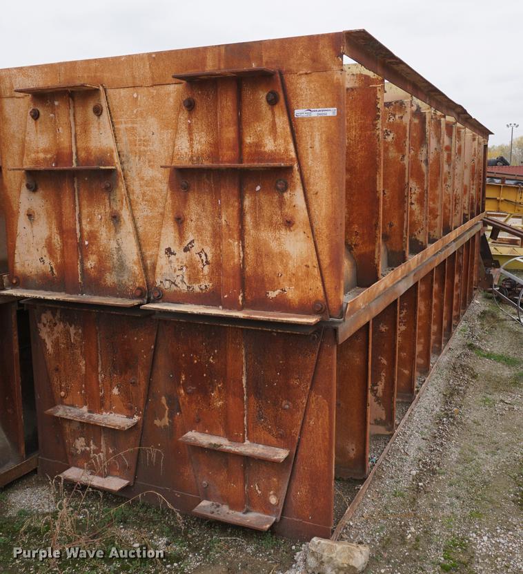 image for item DI9250 (2) concrete barrier forms