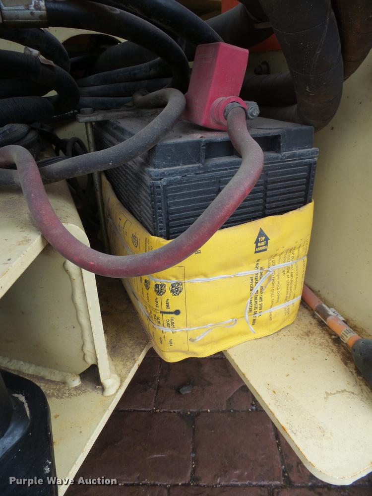 image for item DX9172 2006 JLG 3394RT scissor lift