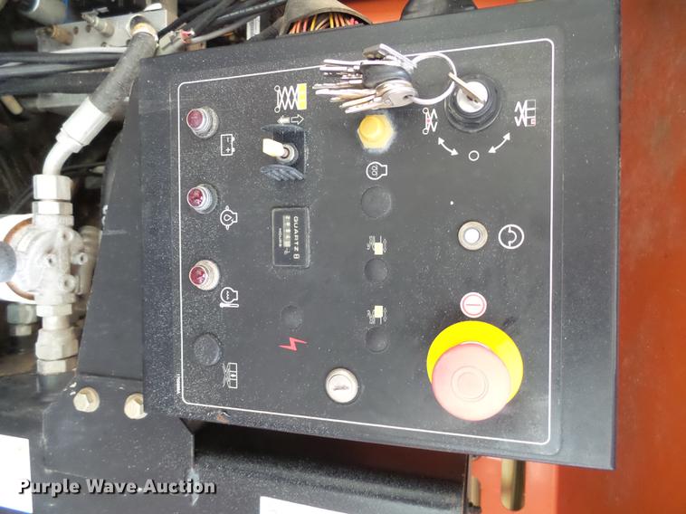 image for item DX9173 2006 JLG 3394RT scissor lift