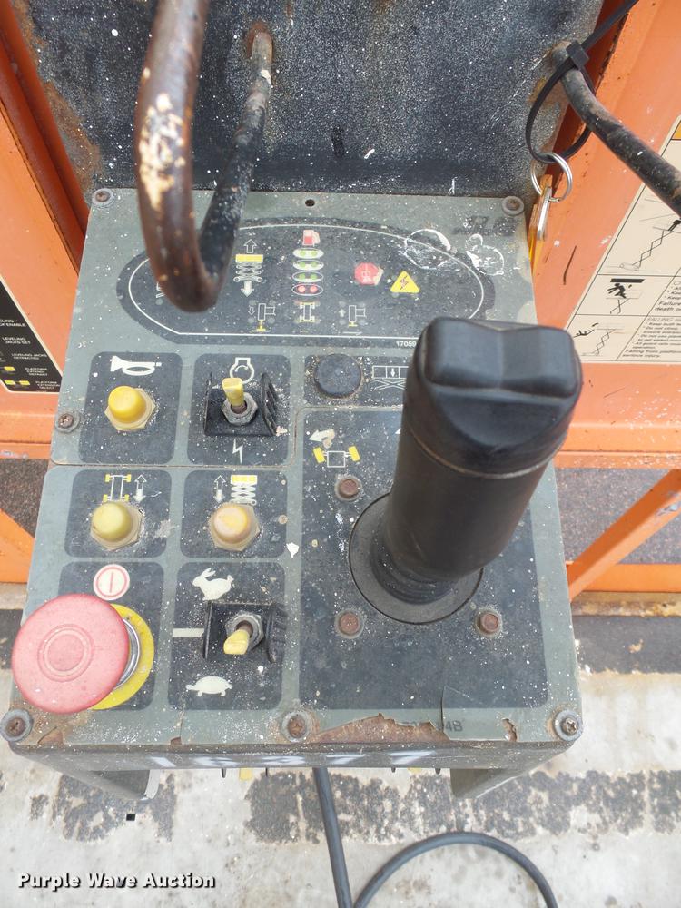 image for item DX9173 2006 JLG 3394RT scissor lift