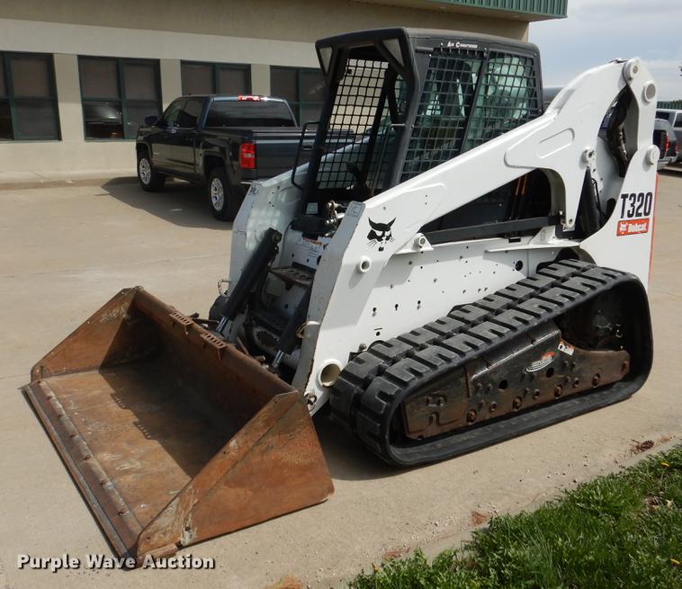 image for item DY9804 2010 Bobcat T320 skid steer