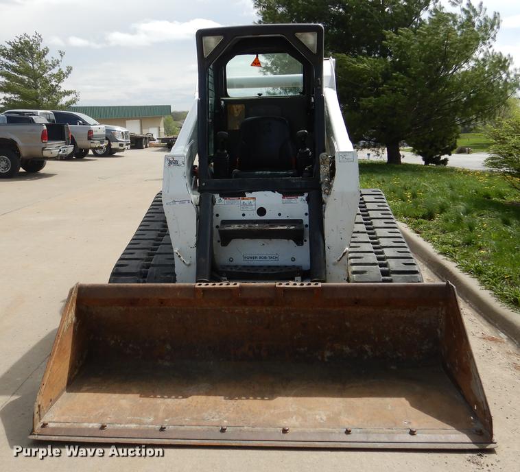 image for item DY9804 2010 Bobcat T320 skid steer