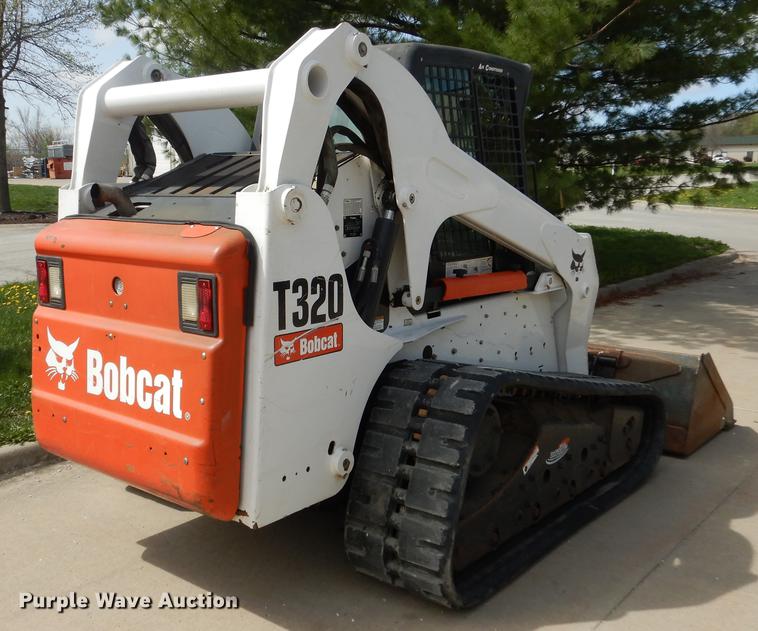 image for item DY9804 2010 Bobcat T320 skid steer
