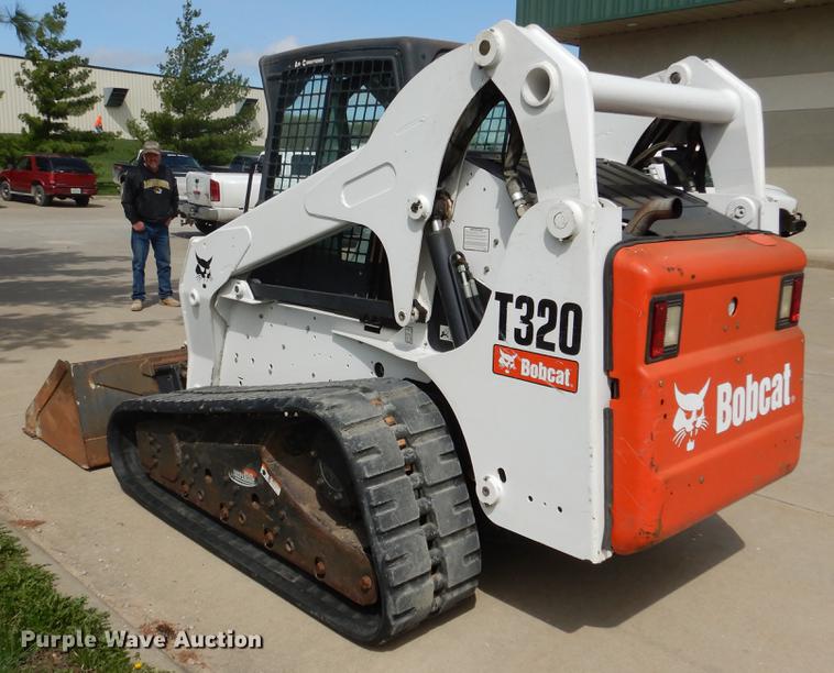 image for item DY9804 2010 Bobcat T320 skid steer
