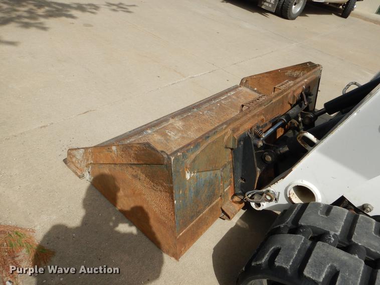 image for item DY9804 2010 Bobcat T320 skid steer