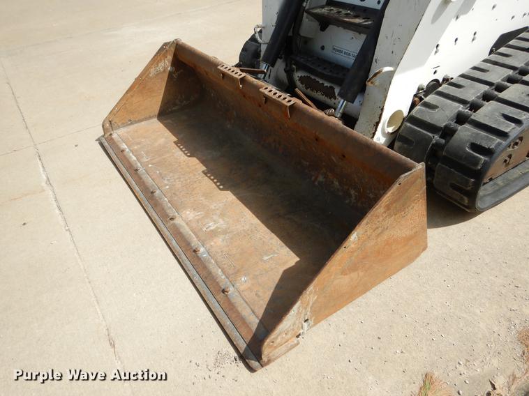 image for item DY9804 2010 Bobcat T320 skid steer