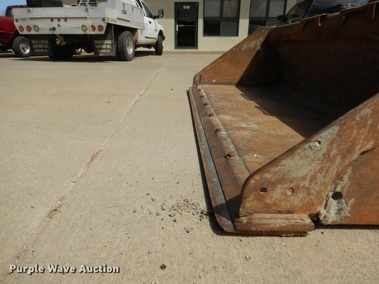 image for item DY9804 2010 Bobcat T320 skid steer