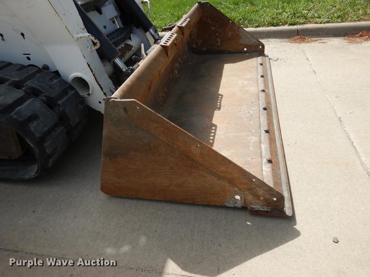image for item DY9804 2010 Bobcat T320 skid steer
