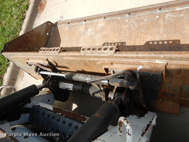 image for item DY9804 2010 Bobcat T320 skid steer