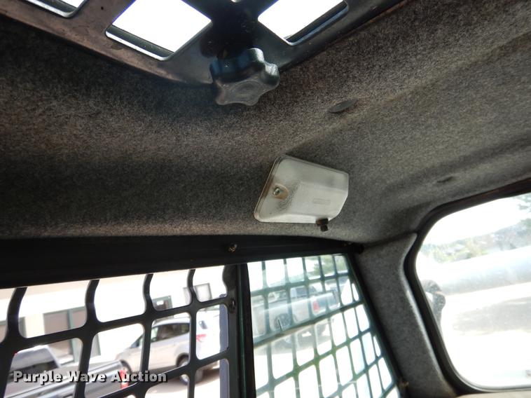 image for item DY9804 2010 Bobcat T320 skid steer