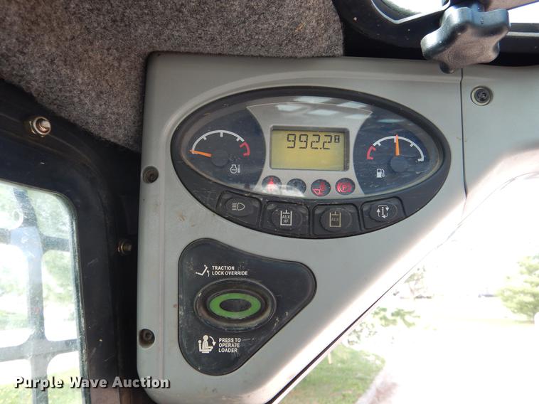 image for item DY9804 2010 Bobcat T320 skid steer