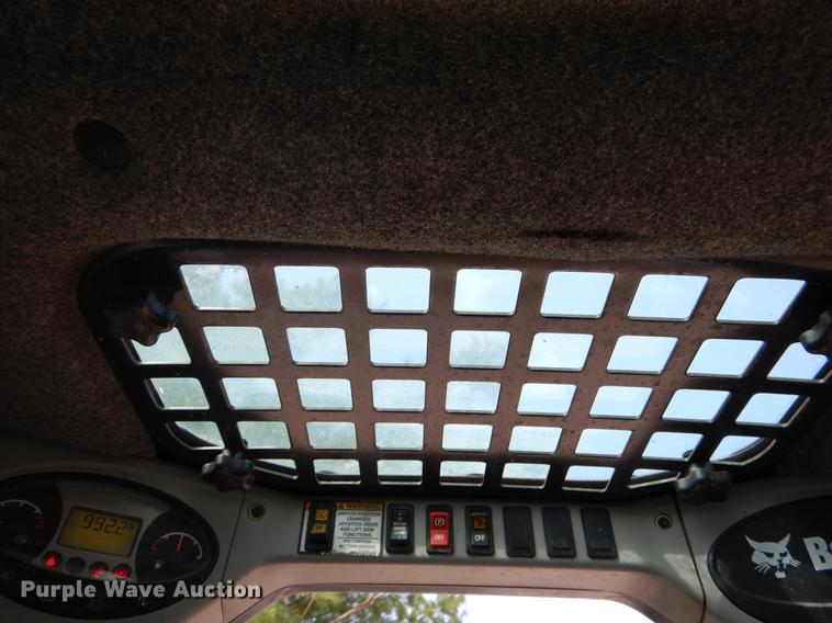 image for item DY9804 2010 Bobcat T320 skid steer