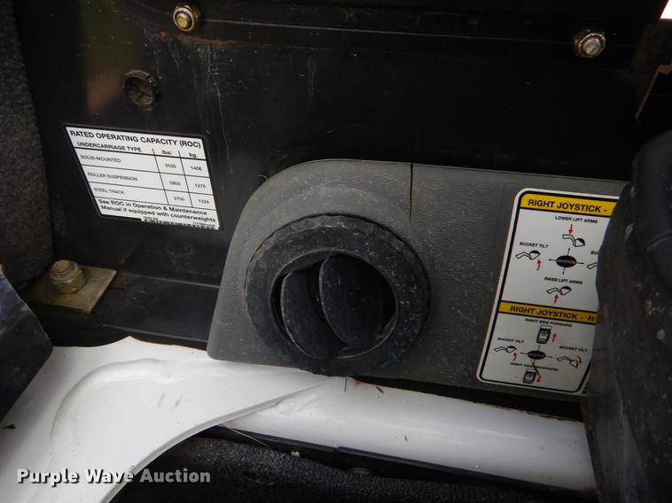 image for item DY9804 2010 Bobcat T320 skid steer