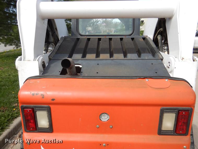 image for item DY9804 2010 Bobcat T320 skid steer