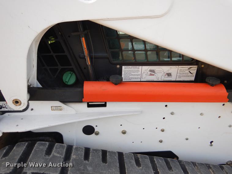 image for item DY9804 2010 Bobcat T320 skid steer