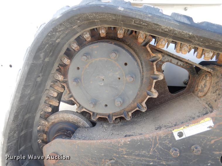 image for item DY9804 2010 Bobcat T320 skid steer