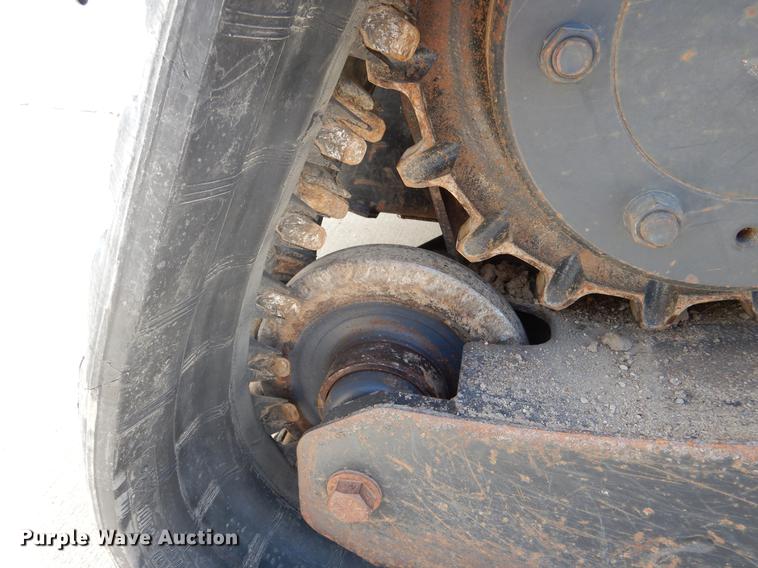 image for item DY9804 2010 Bobcat T320 skid steer