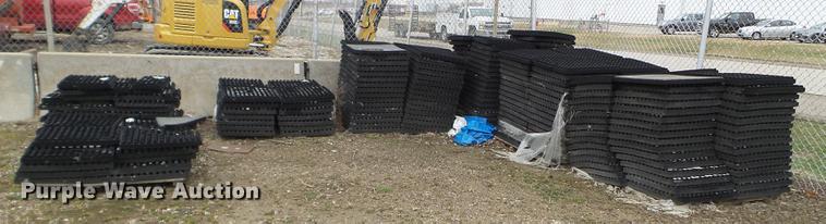 image for item EJ9051 Approximately 275 rubber mats