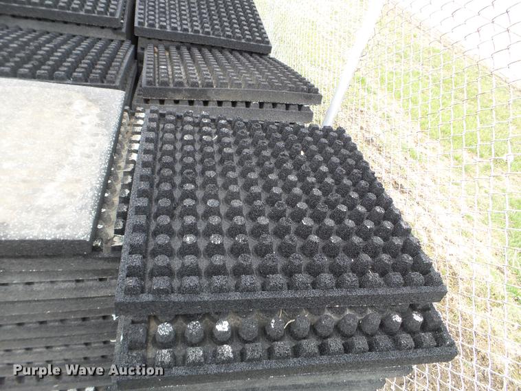 image for item EJ9051 Approximately 275 rubber mats