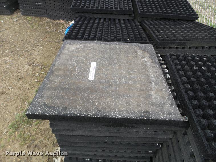 image for item EJ9051 Approximately 275 rubber mats