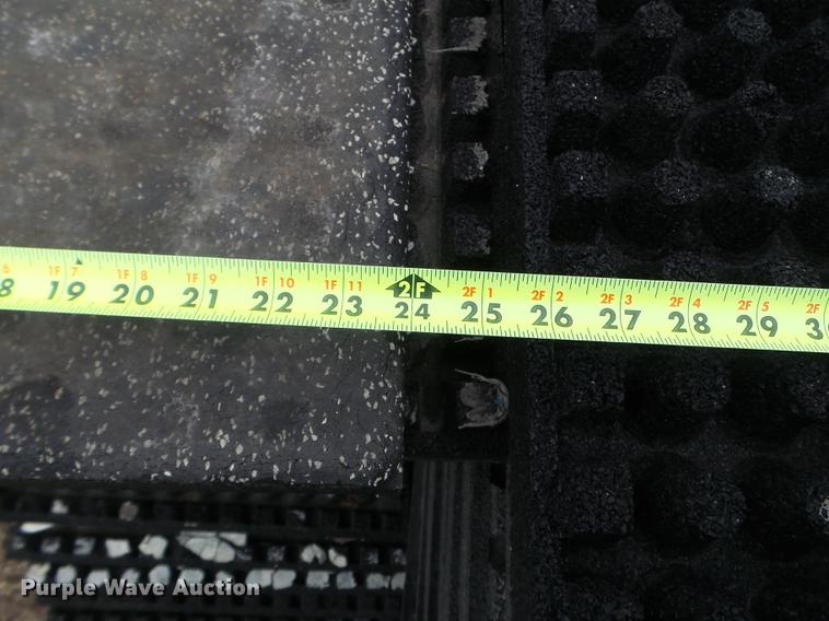 image for item EJ9051 Approximately 275 rubber mats