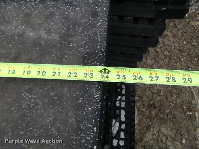 image for item EJ9051 Approximately 275 rubber mats