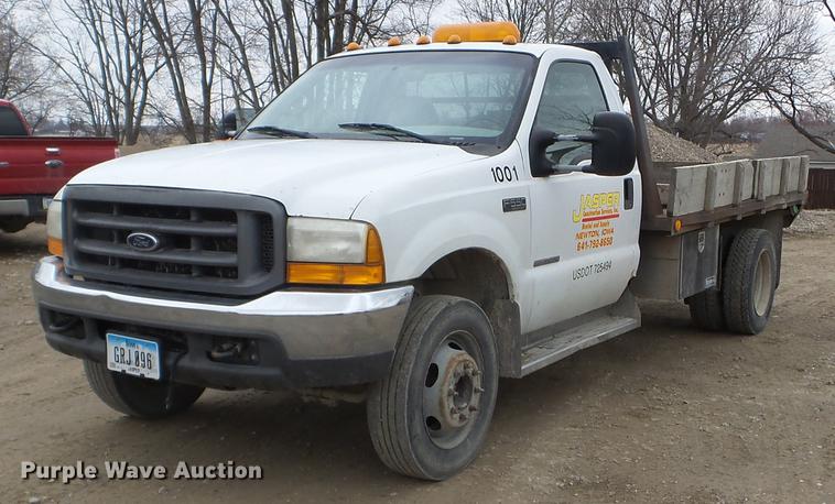 image for item EJ9062 2000 Ford F550 Super Duty flatbed truck