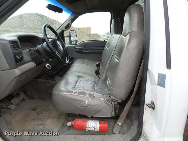 image for item EJ9062 2000 Ford F550 Super Duty flatbed truck