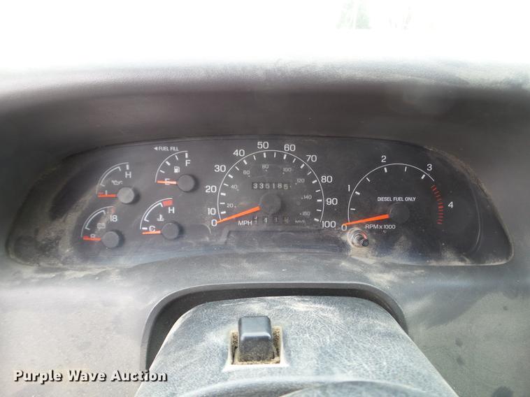 image for item EJ9062 2000 Ford F550 Super Duty flatbed truck