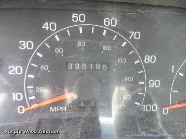 image for item EJ9062 2000 Ford F550 Super Duty flatbed truck