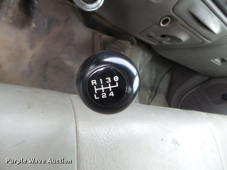 image for item EJ9062 2000 Ford F550 Super Duty flatbed truck