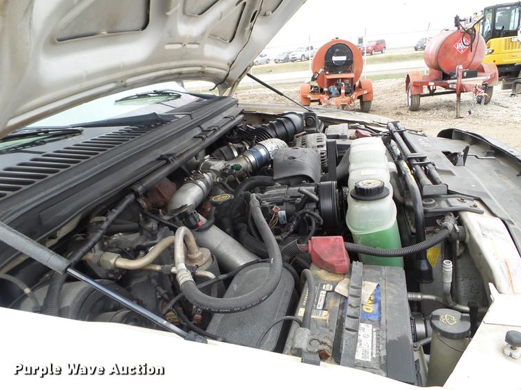 image for item EJ9062 2000 Ford F550 Super Duty flatbed truck