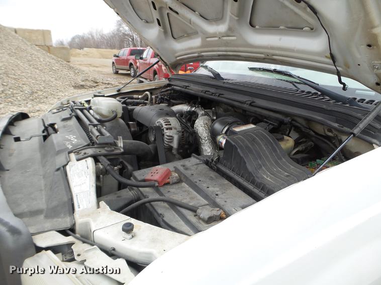 image for item EJ9062 2000 Ford F550 Super Duty flatbed truck