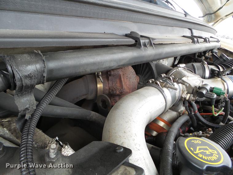 image for item EJ9062 2000 Ford F550 Super Duty flatbed truck