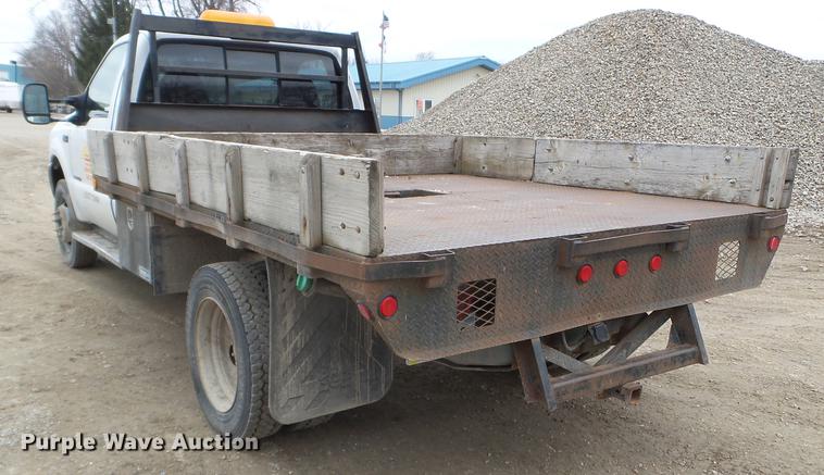 image for item EJ9062 2000 Ford F550 Super Duty flatbed truck