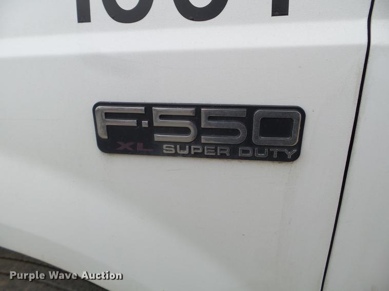 image for item EJ9062 2000 Ford F550 Super Duty flatbed truck