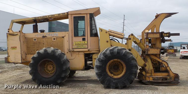 image for item EJ9065 1992 John Deere 643D feller buncher