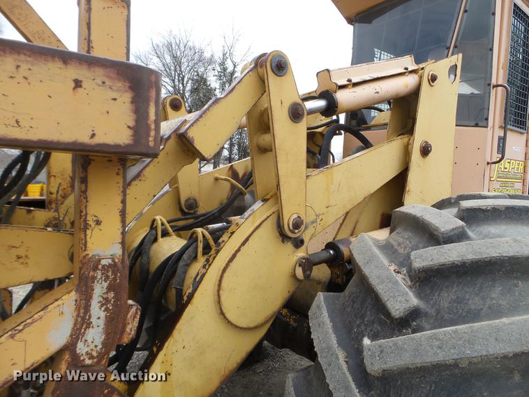 image for item EJ9065 1992 John Deere 643D feller buncher