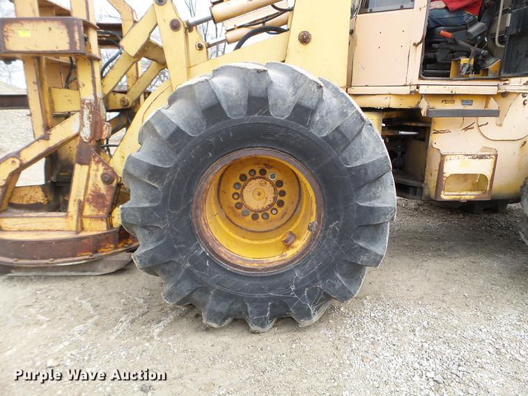 image for item EJ9065 1992 John Deere 643D feller buncher