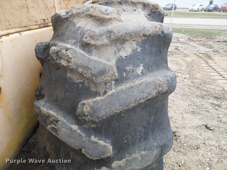 image for item EJ9065 1992 John Deere 643D feller buncher