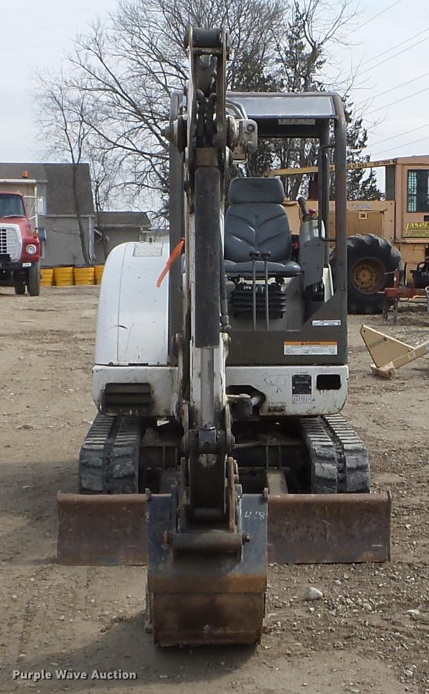 image for item EJ9066 2008 Bobcat 331 mini excavator