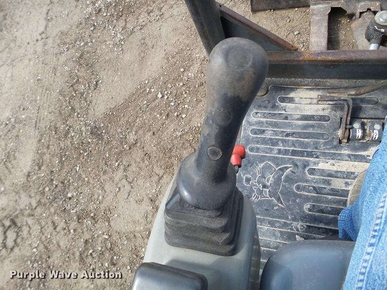 image for item EJ9066 2008 Bobcat 331 mini excavator