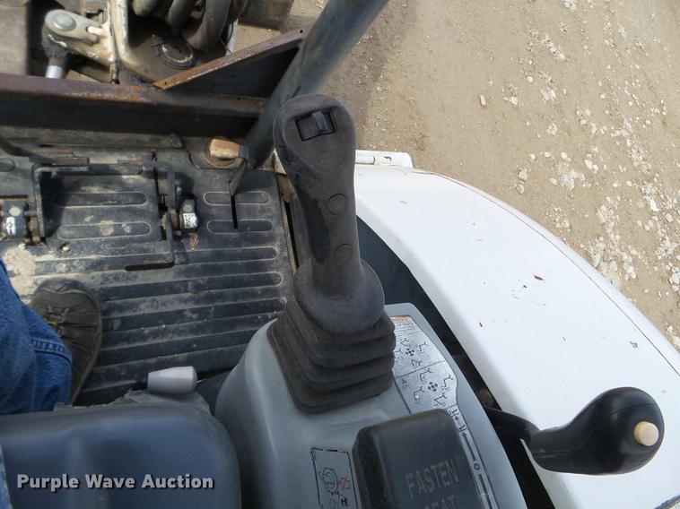 image for item EJ9066 2008 Bobcat 331 mini excavator
