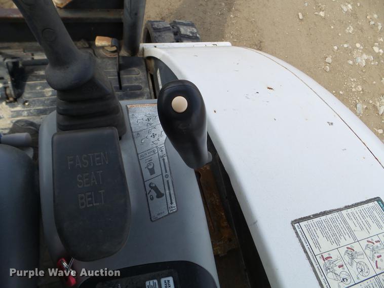 image for item EJ9066 2008 Bobcat 331 mini excavator