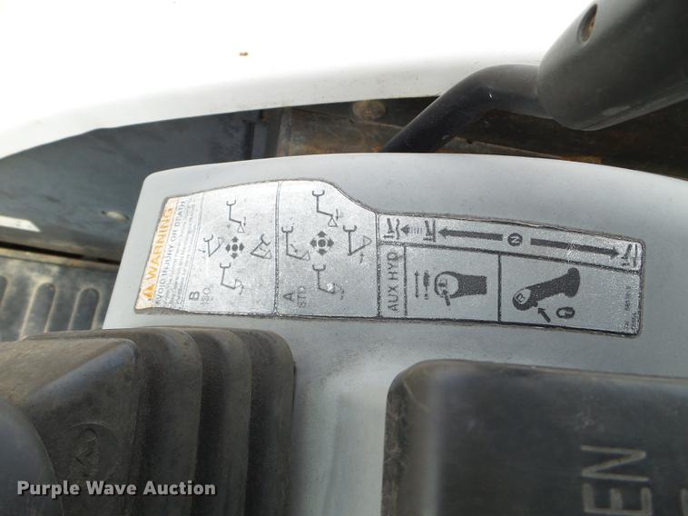image for item EJ9066 2008 Bobcat 331 mini excavator