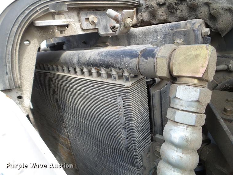 image for item EJ9066 2008 Bobcat 331 mini excavator