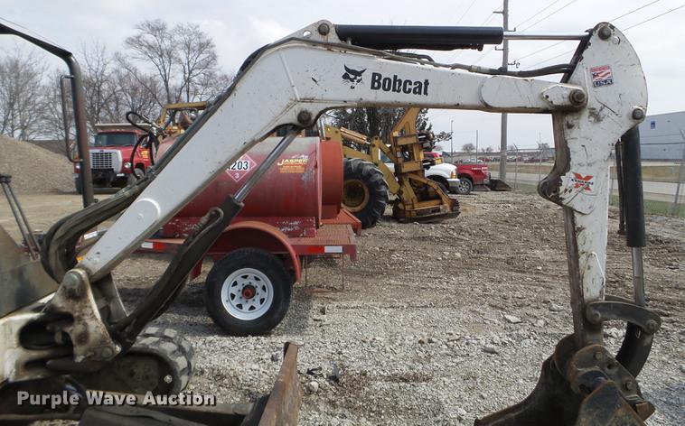 image for item EJ9066 2008 Bobcat 331 mini excavator