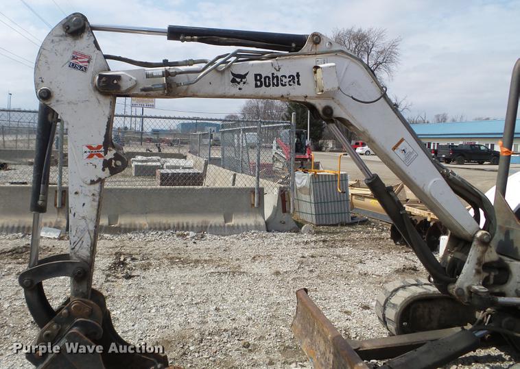 image for item EJ9066 2008 Bobcat 331 mini excavator