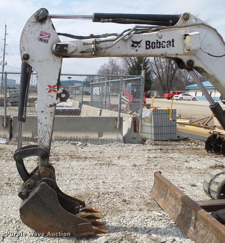 image for item EJ9066 2008 Bobcat 331 mini excavator