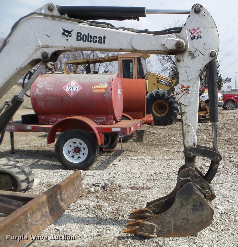 image for item EJ9066 2008 Bobcat 331 mini excavator